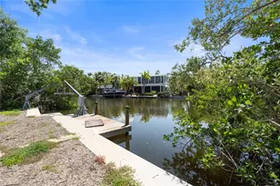 30 Island Cir, Sarasota, FL 34242 - Photo 33