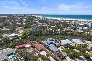 30 Island Cir, Sarasota, FL 34242 - Photo 1