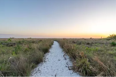 30 Island Circle, Sarasota, FL 34242 - Photo 19