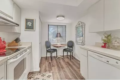 6501 Mourning Dove Drive #215, Bradenton, FL 34210 - Photo 11