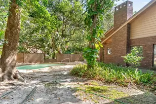1671 South Dr, Sarasota, FL 34239 - Photo 57