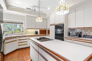 1671 South Dr, Sarasota, FL 34239 - Photo 45