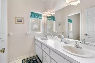 1671 South Dr, Sarasota, FL 34239 - Photo 17