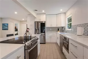 2266 Clematis St, Sarasota, FL 34239 - Photo 5