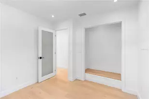 2410 Floyd St, Sarasota, FL 34239 - Photo 23