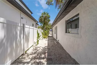 2410 Floyd Street, Sarasota, FL 34239 - Photo 27