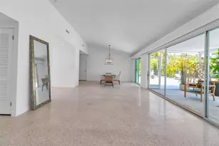 130 N Adams Dr, Sarasota, FL 34236 - Photo 19