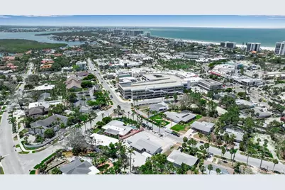 130 N Adams Drive, Sarasota, FL 34236 - Photo 9