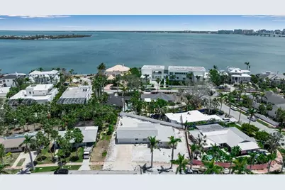 130 N Adams Drive, Sarasota, FL 34236 - Photo 5