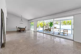 130 N Adams Dr, Sarasota, FL 34236 - Photo 17