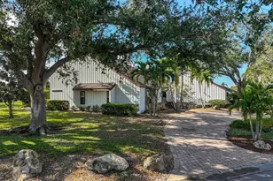 3970 Prairie Dunes Dr, Sarasota, FL 34238 - Photo 5