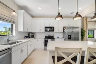 6239 Baywood Ct, Bradenton, FL 34211 - Photo 9