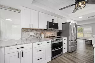 2255 61st St, Sarasota, FL 34243 - Photo 15