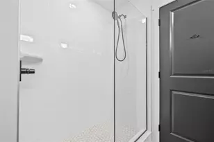 221 Main St N, Saint Petersburg, FL 33716 - Photo 11