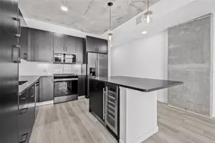 221 Main St N, Saint Petersburg, FL 33716 - Photo 9