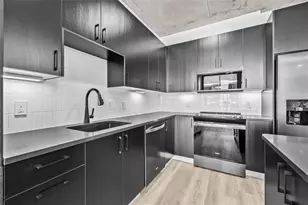 221 Main St N, Saint Petersburg, FL 33716 - Photo 5