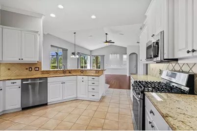 8930 Bloomfield Blvd, Sarasota, FL 34238 - Photo 17