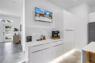 2314 Floyd St, Sarasota, FL 34239 - Photo 5