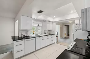 139 Adair Ave, Sarasota, FL 34243 - Photo 25