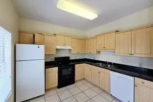 7743 Plantation Cir, University Park, FL 34201 - Photo 5