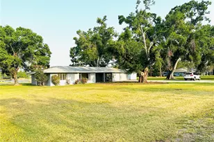 4634 McIntosh Rd, Sarasota, FL 34233 - Photo 1