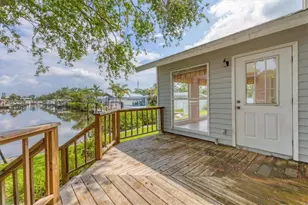 2002 8th St W, Palmetto, FL 34221 - Photo 7