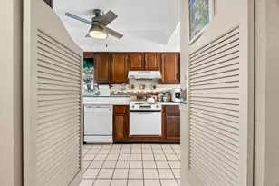 5600 Beach Way Dr, Sarasota, FL 34242 - Photo 7