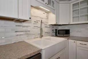 2363 Milford Cir, Sarasota, FL 34239 - Photo 13