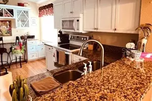 9320 Clubside Cir, Sarasota, FL 34238 - Photo 11