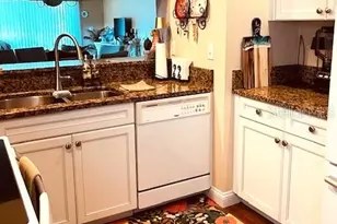 9320 Clubside Cir, Sarasota, FL 34238 - Photo 9