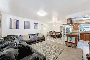 2214 Elise Marie Dr, Seffner, FL 33584 - Photo 9