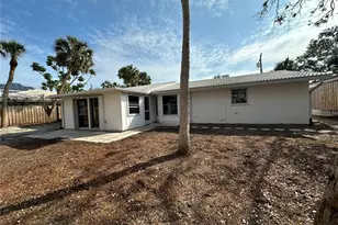 782 Birdsong Ln, Sarasota, FL 34242 - Photo 17