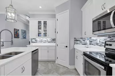 6636 35th Court E, Sarasota, FL 34243 - Photo 21