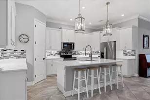 6636 35th Ct E, Sarasota, FL 34243 - Photo 15