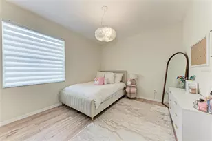 7327 38th Ct E, Sarasota, FL 34243 - Photo 33