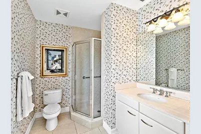 1233 N Gulfstream Avenue #401, Sarasota, FL 34236 - Photo 31