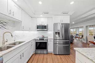 101 Whispering Sands Dr, Sarasota, FL 34242 - Photo 15