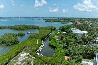 8963 Fishermens Bay Drive, Sarasota, FL 34231 - Photo 29