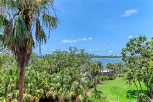 8963 Fishermens Bay Dr, Sarasota, FL 34231 - Photo 5