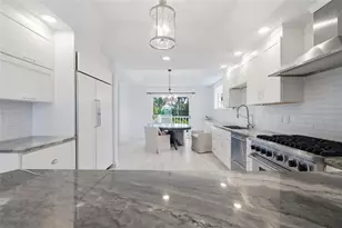 8963 Fishermens Bay Dr, Sarasota, FL 34231 - Photo 97