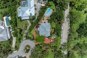 8963 Fishermens Bay Dr, Sarasota, FL 34231 - Photo 21