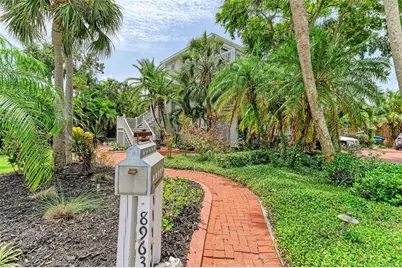 8963 Fishermens Bay Drive, Sarasota, FL 34231 - Photo 5