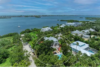 8963 Fishermens Bay Drive, Sarasota, FL 34231 - Photo 9