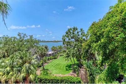 8963 Fishermens Bay Drive, Sarasota, FL 34231 - Photo 7