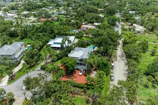 8963 Fishermens Bay Dr, Sarasota, FL 34231 - Photo 29