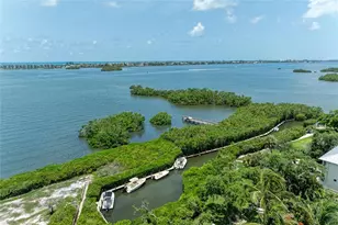 8963 Fishermens Bay Dr, Sarasota, FL 34231 - Photo 23