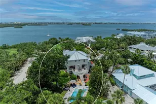 8963 Fishermens Bay Dr, Sarasota, FL 34231 - Photo 13