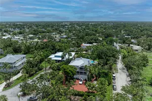 8963 Fishermens Bay Dr, Sarasota, FL 34231 - Photo 19