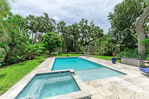 8963 Fishermens Bay Dr, Sarasota, FL 34231 - Photo 65