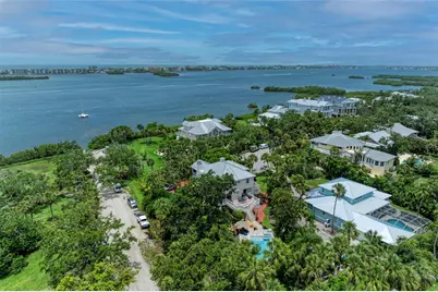 8963 Fishermens Bay Drive, Sarasota, FL 34231 - Photo 21